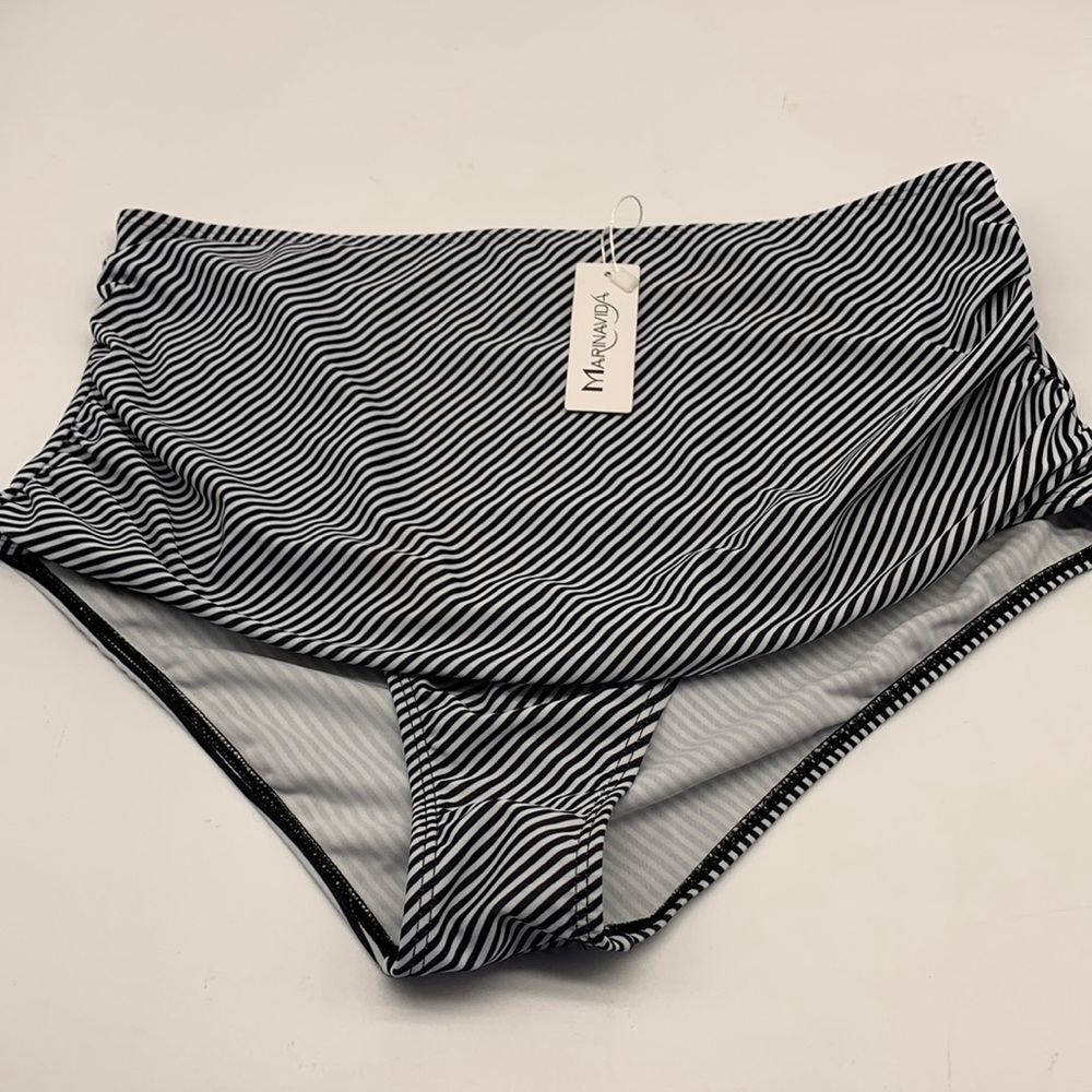 Black and White Diagonal Striped Swim Bottom size XXL - NWT